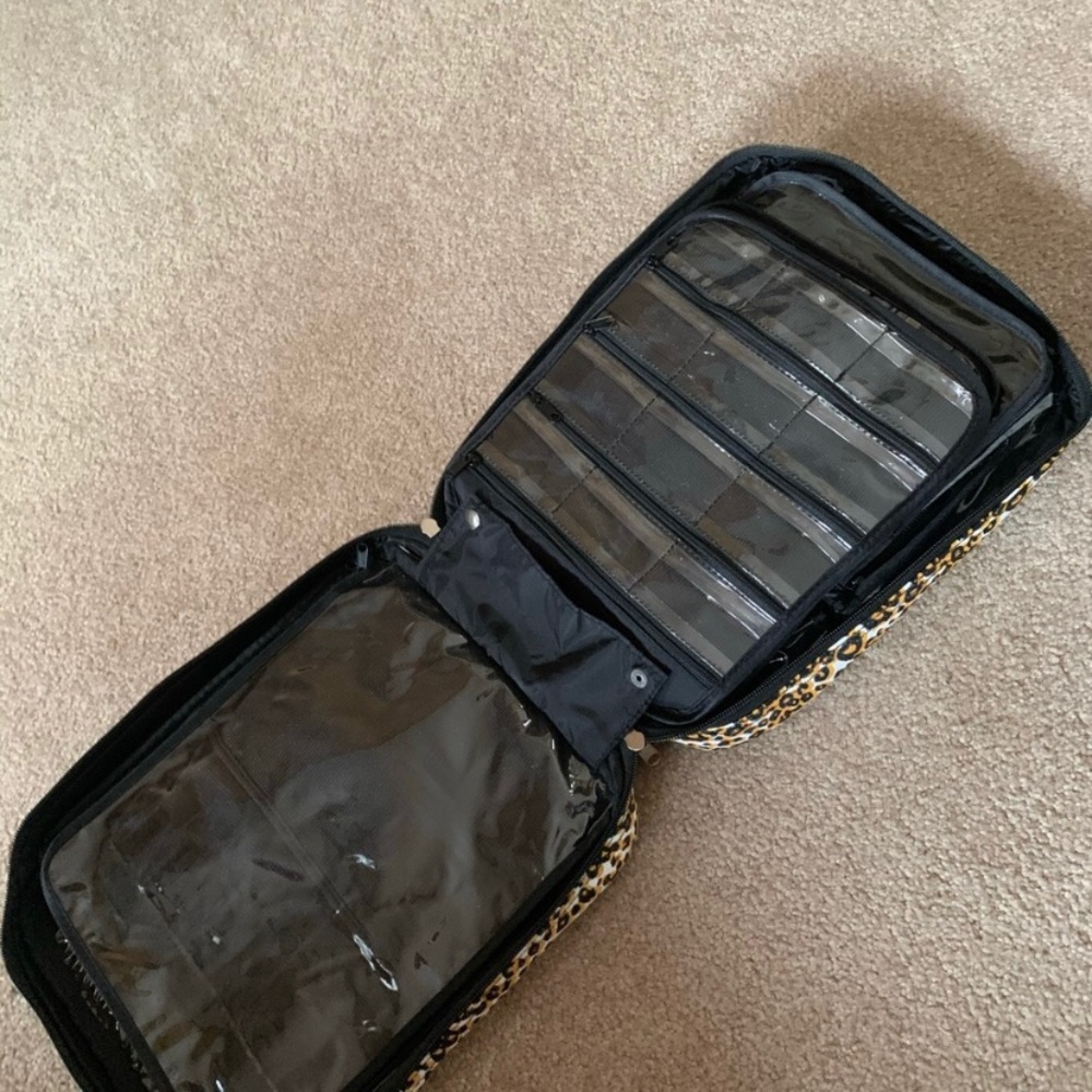 PreZevere make up and Jewelry bag